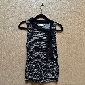 Deletta Charcoal and Light Gray Patterned Blouse